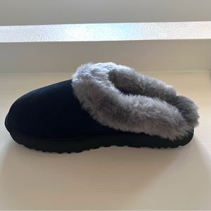 UGG Cluggette Black Slippers | Size 9